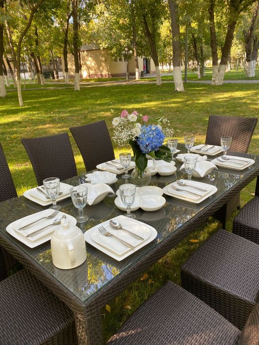 Прокат столов и стульев.