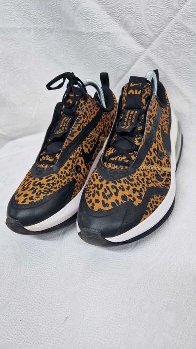 Оригинални дамски маратонки- Nike Air Max Up