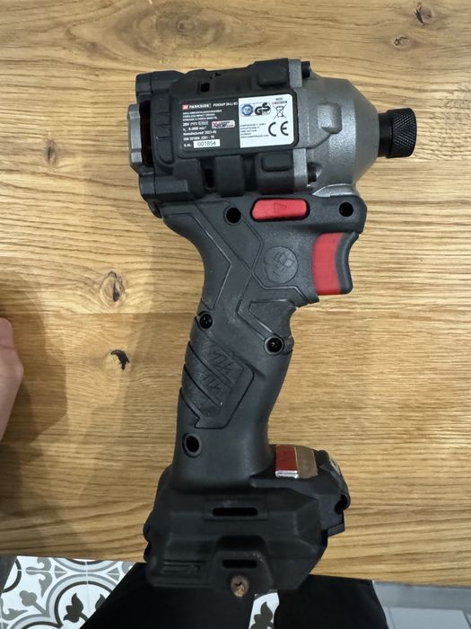 Продавам чисто нови импакти Parkside Performance B3 модел