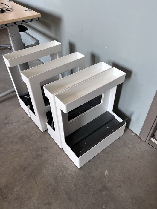 Suport reviste / ziare Steelcase – Design premium, metal, alb