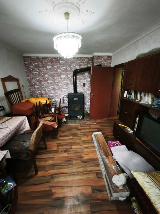 Продавам етаж от къща в общ. Перник с. Кладница