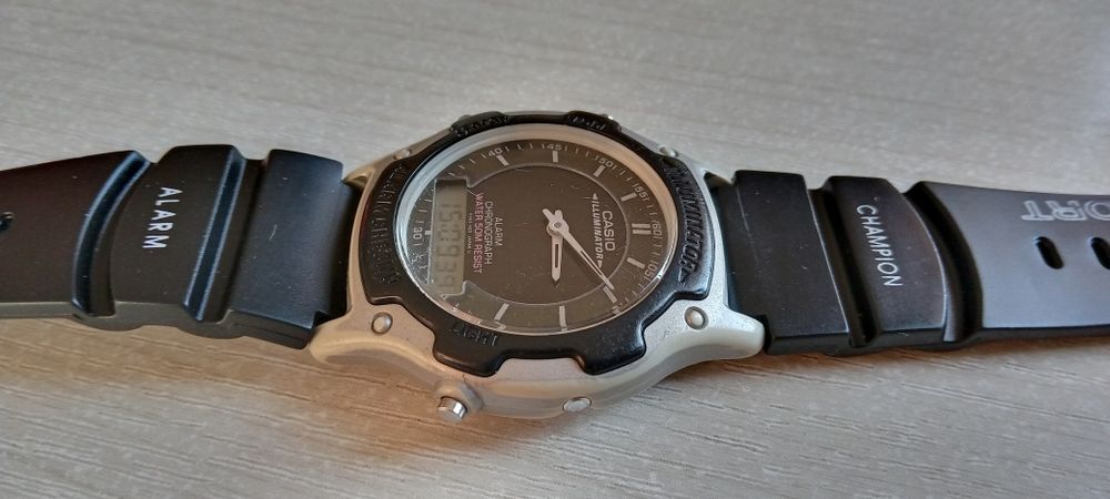 Ретро мъжки часовник Casio AW-45