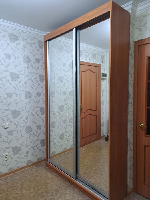 Шкаф-купе зеркальный