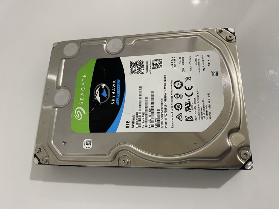 Продам жесткий диск 8 Tb