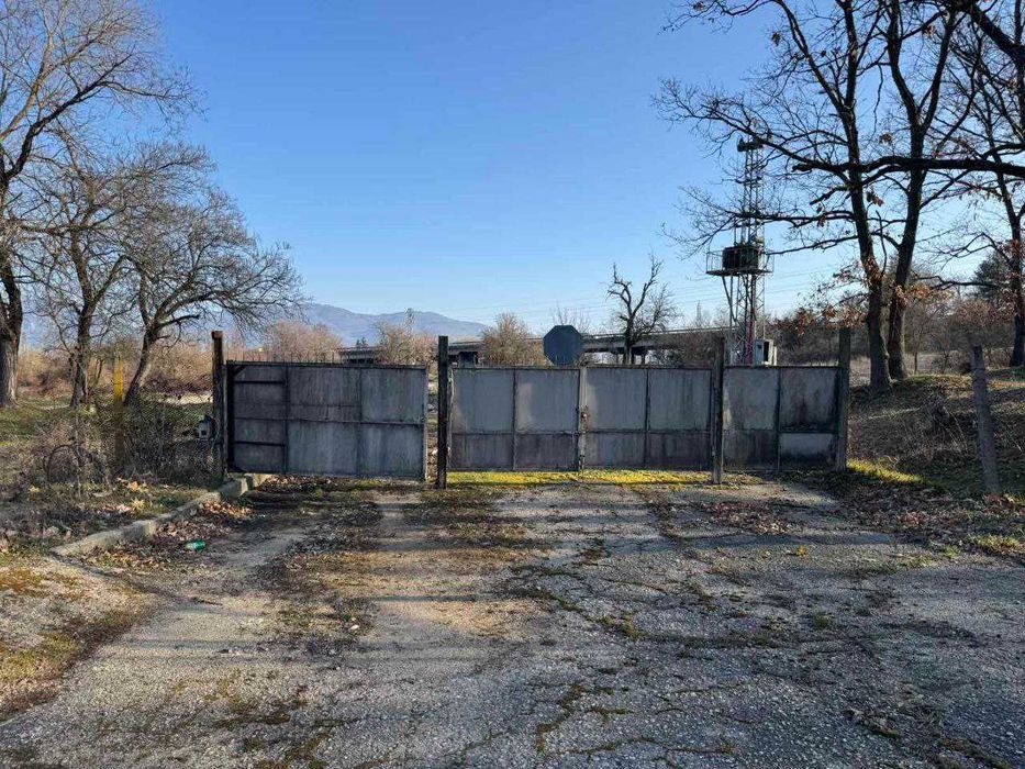 Под наем база село Ягода