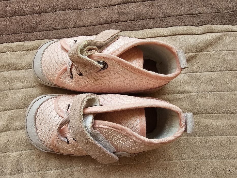 Пантофи за момиче от естествена кожа, с мека подметка