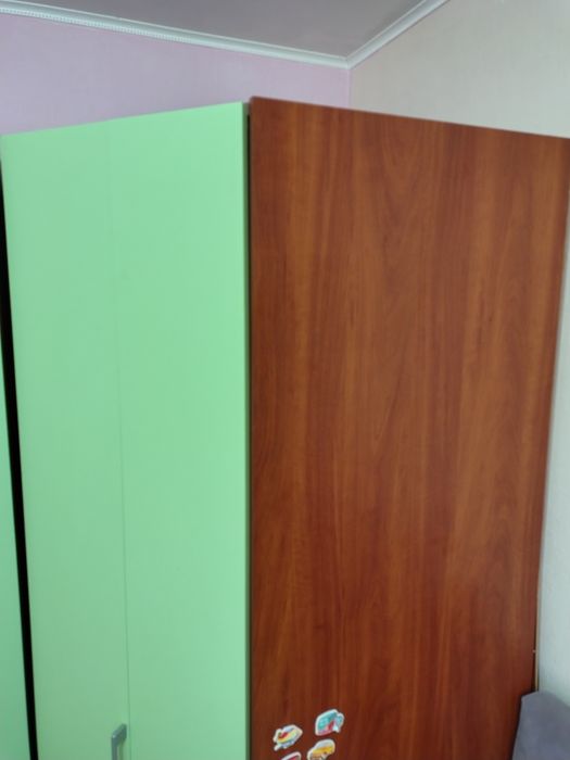 Продам угловой шкаф