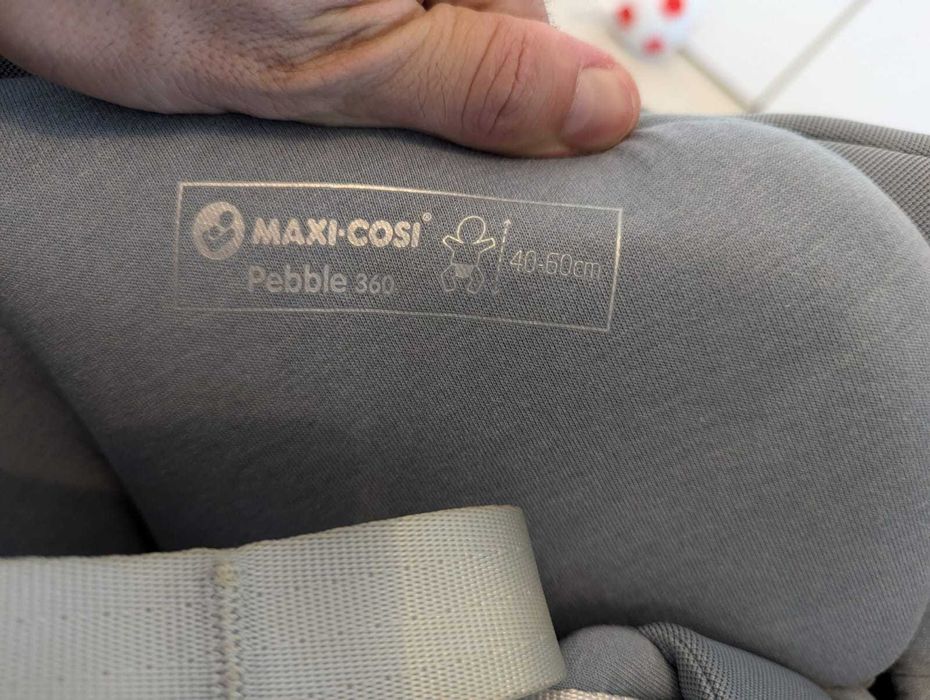 Scoica auto MAXI COSI Pebble 360 Essential 0-13kg