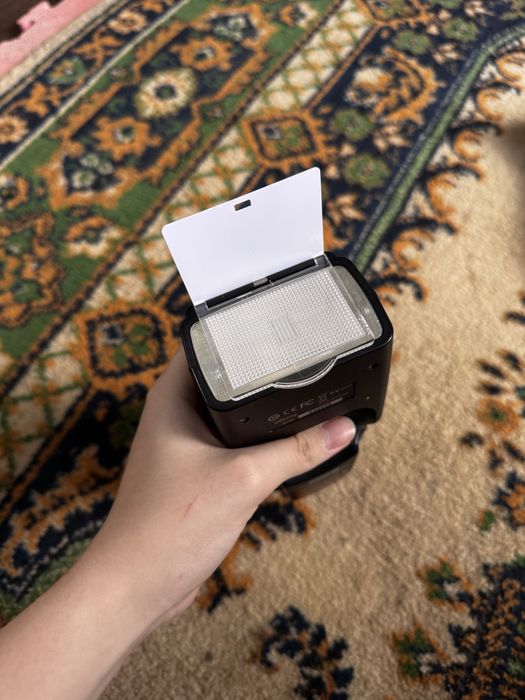 срочно продам вспышку на никон