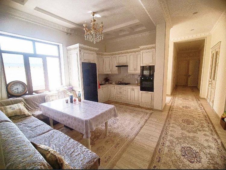 Uy sotiladi 4 sotix 4 xona + padval