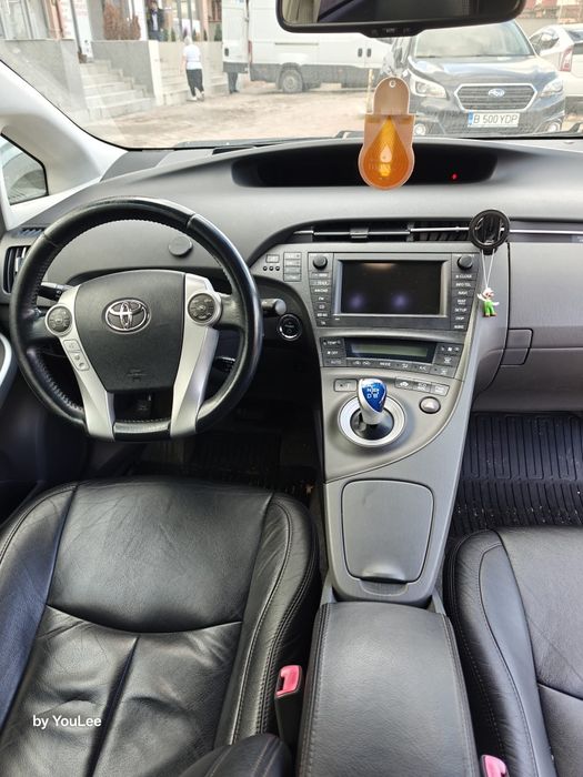 Vând Toyota  Prius 3