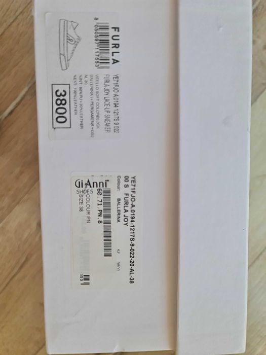 Спортен шик Furla естествена кожа , миналогодишна кокекция