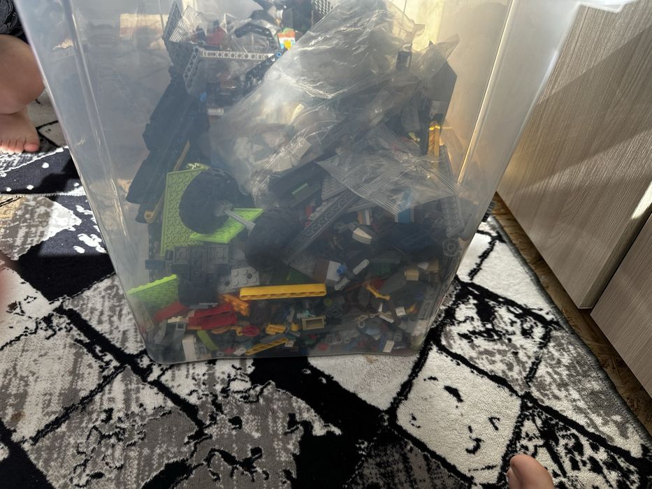 Продам лего много