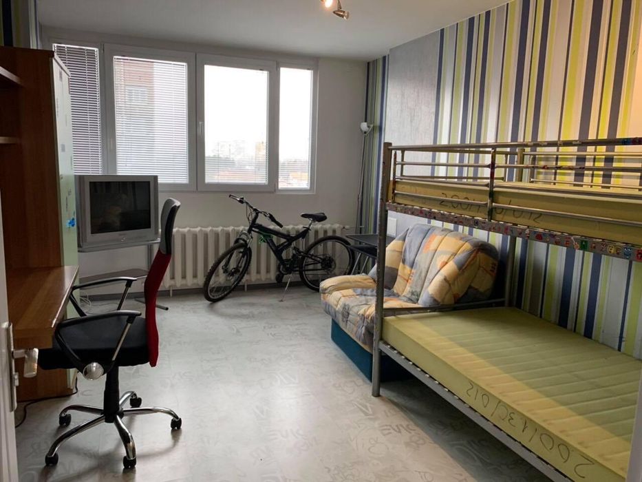 Тристаен апартамент под наем в ж.к. Връбница 2, 2101631