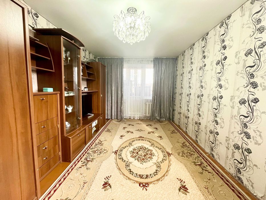 2-комнатная на Абая (чёрный кот) ][