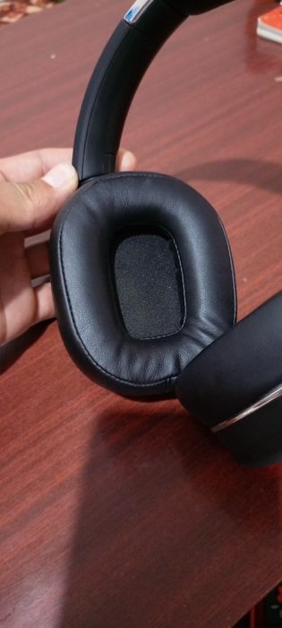 Bluetooth naushnik,Aux bor kabel ulanadi xolati yaxshi
