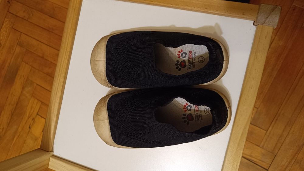 Боси обувки различни марки и номера