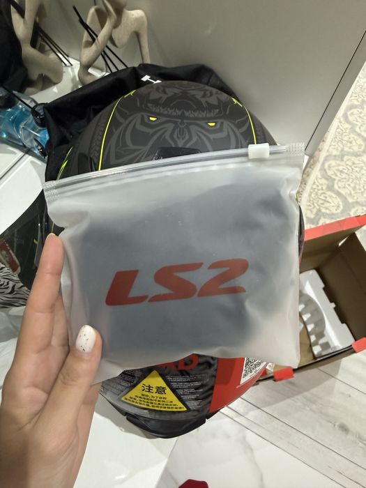 Мотошлем новый марки LS2