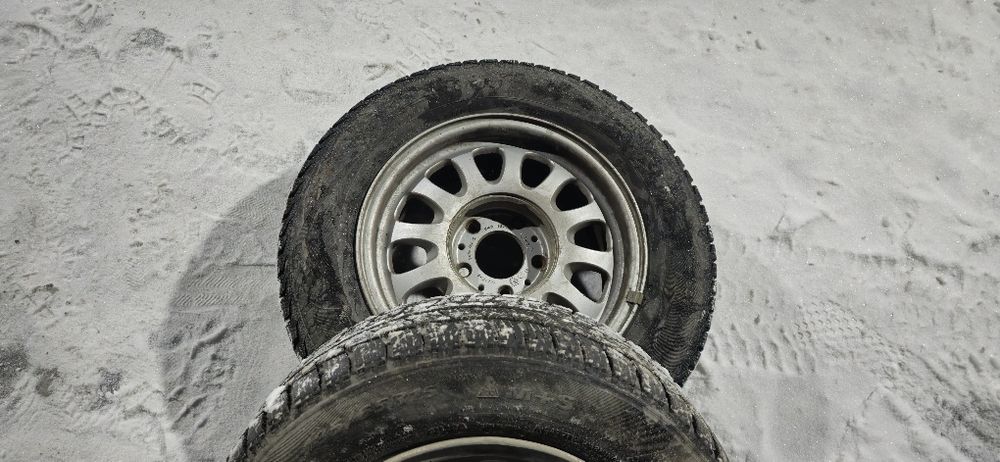 Продаю комплект резину с дисками б/у