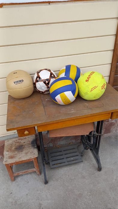 Мячи игровые и 1 медбол 3 кг