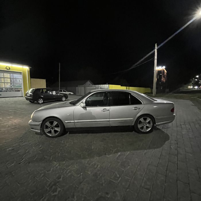 Продам мерседес е210
