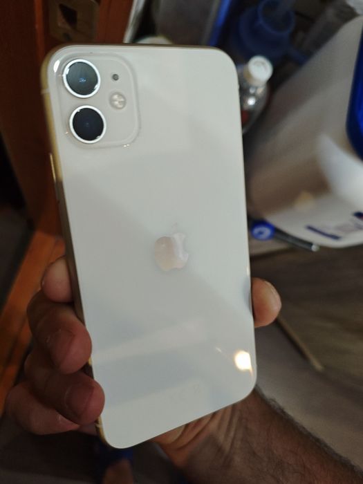 Продам iPhone 11