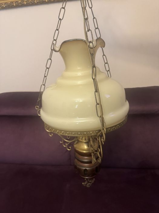 Doua Lustre vechi de vanzare