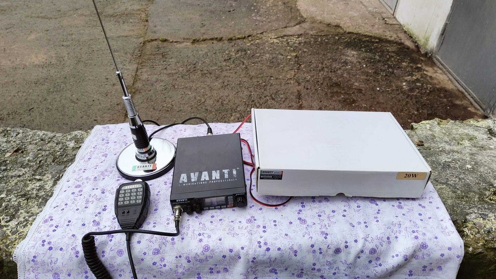 Statie Avanti Primo 4-20w completa cu antena mare stare impecabila