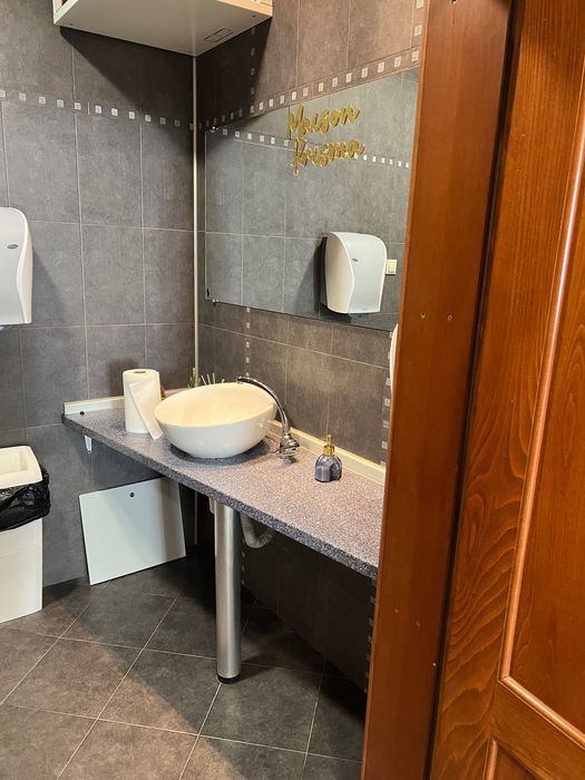 Продава се beauty салон в Бургас — Лазур