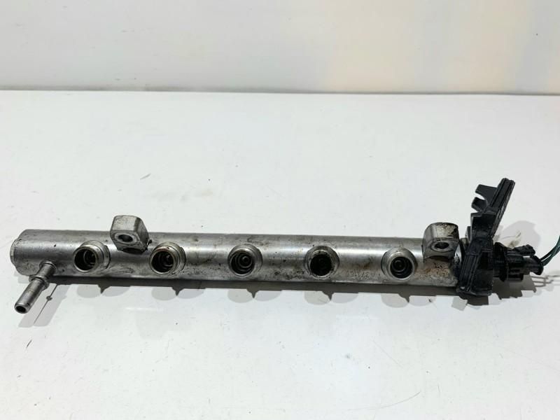 Rampa injectoare Mercedes C-Class W205 175216420R 1.6 dci r9m