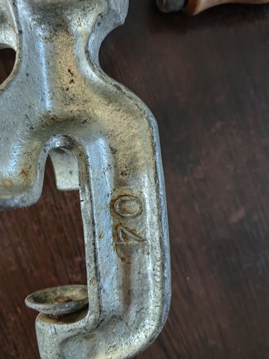 Продавам машинка за мелене на  месо