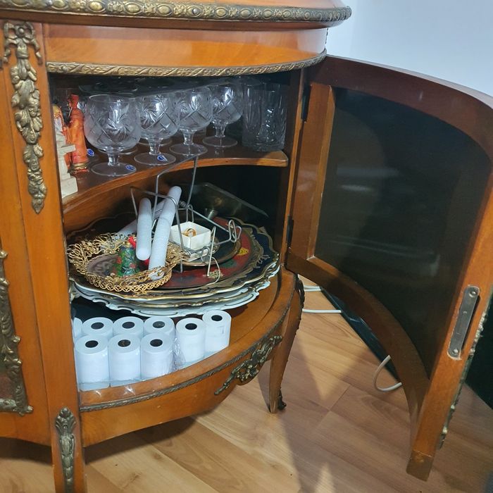 Vitrina si comoda vintage