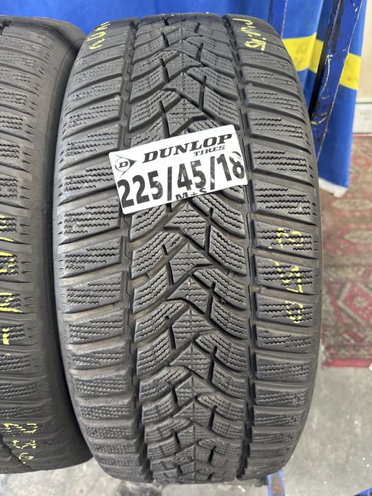 225/45/18 Dunlop M+S RSC