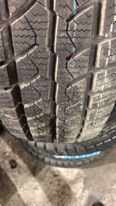 Cauciucuri iarna van grip 205 75 16 C noi