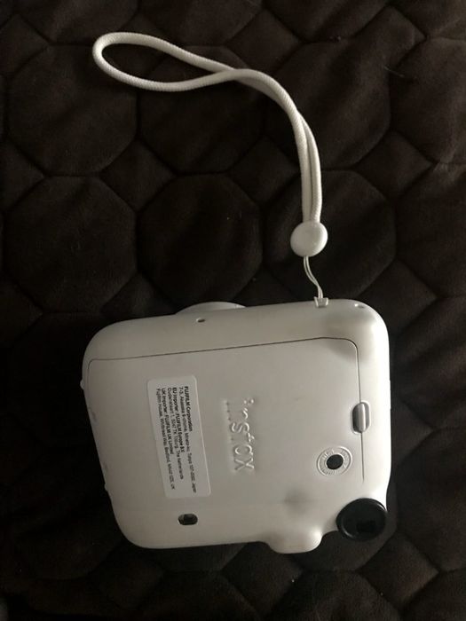 Продам фотоаппарат instax mini 12