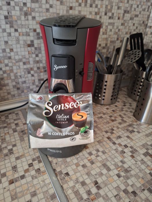 Philips Senseo кафемашина за дози CSA230/91 червена