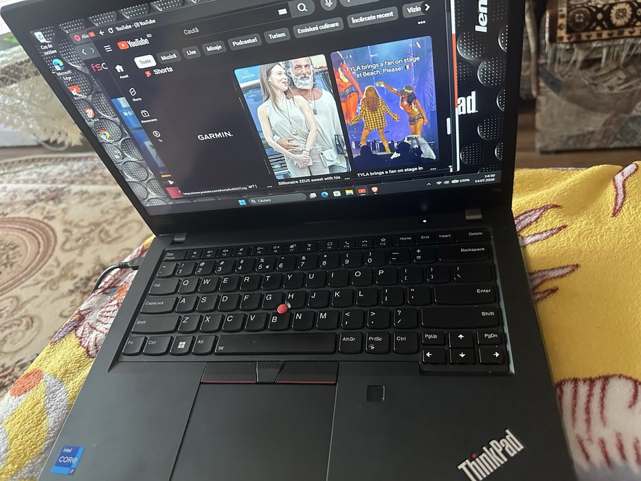 Vând Lenovo Thinkpad T14 Gen2 i7 Gsm 4G
