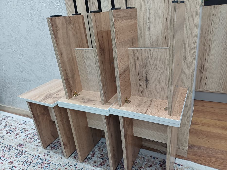 Продам 5 табуреток