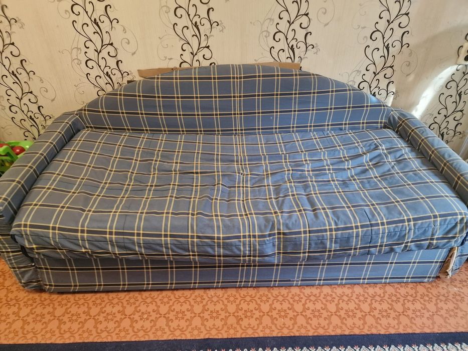 Продаем диван самовывоз, он тяжелый