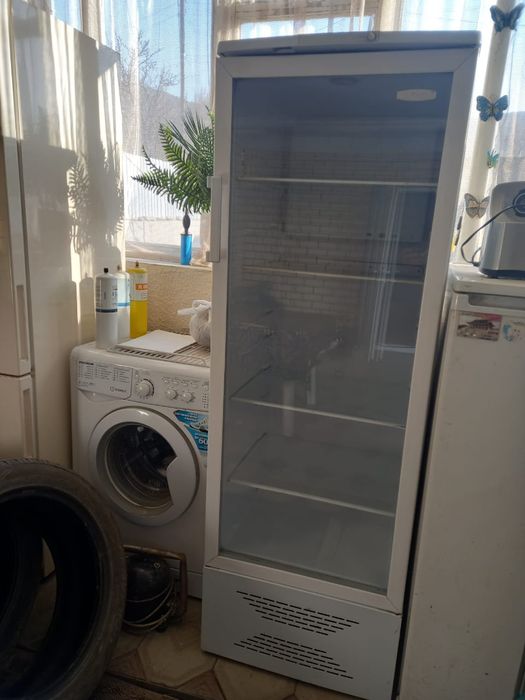 Витринный холодильник