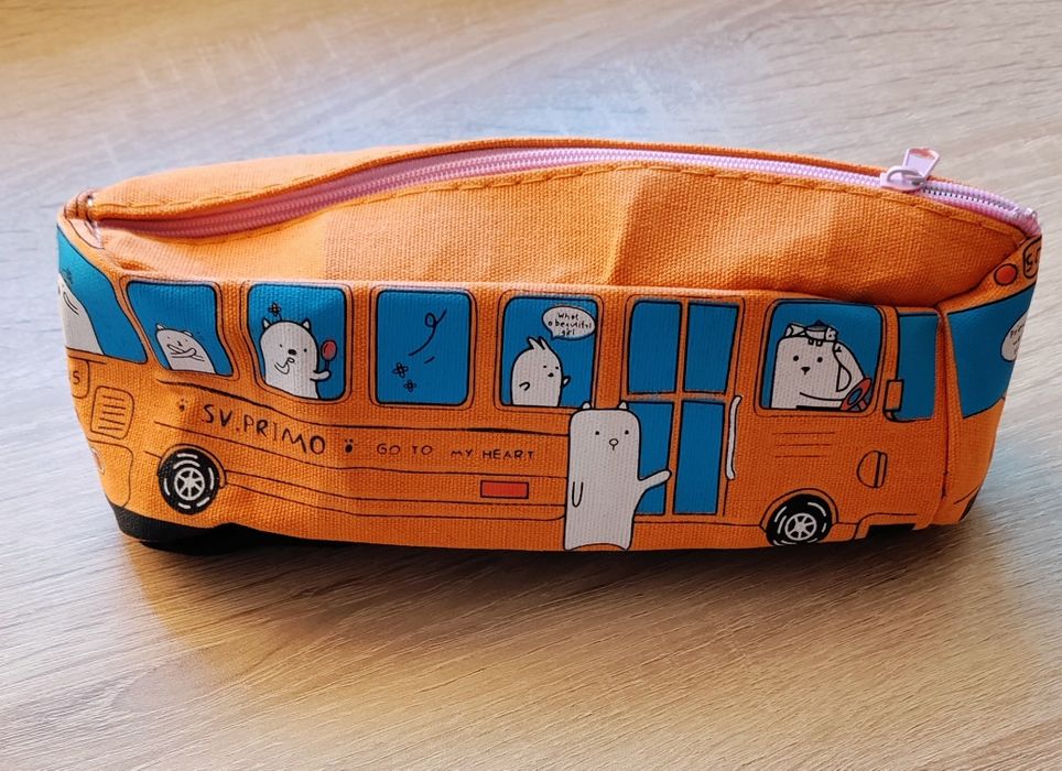 Три несесера и кутия за очила