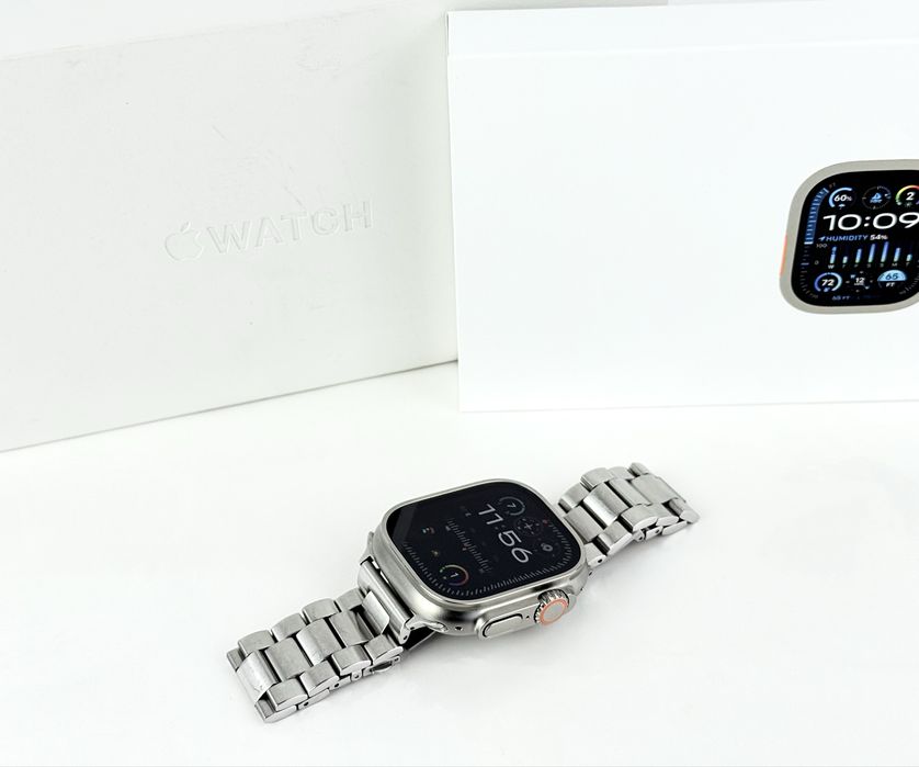 Apple Watch Ultra 2 49mm Cellular Natural with Spigen Titanium Band