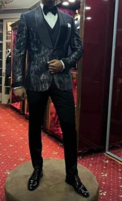 Costum elegant barbatesc