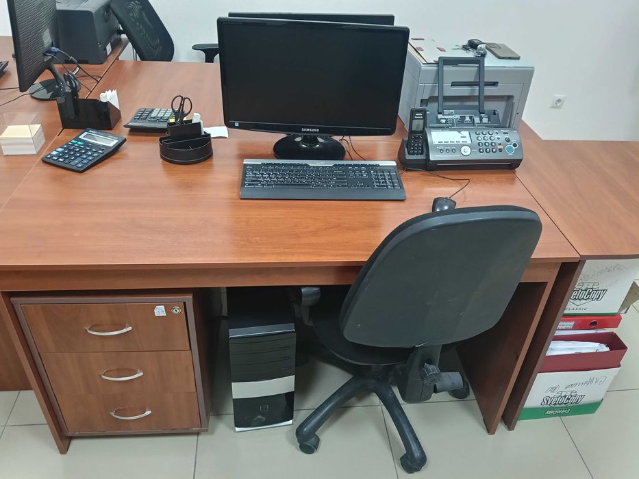 Офисная мебель, столы, шкафы