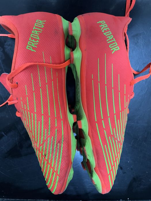 Продавам оригинални бутонки на адидас