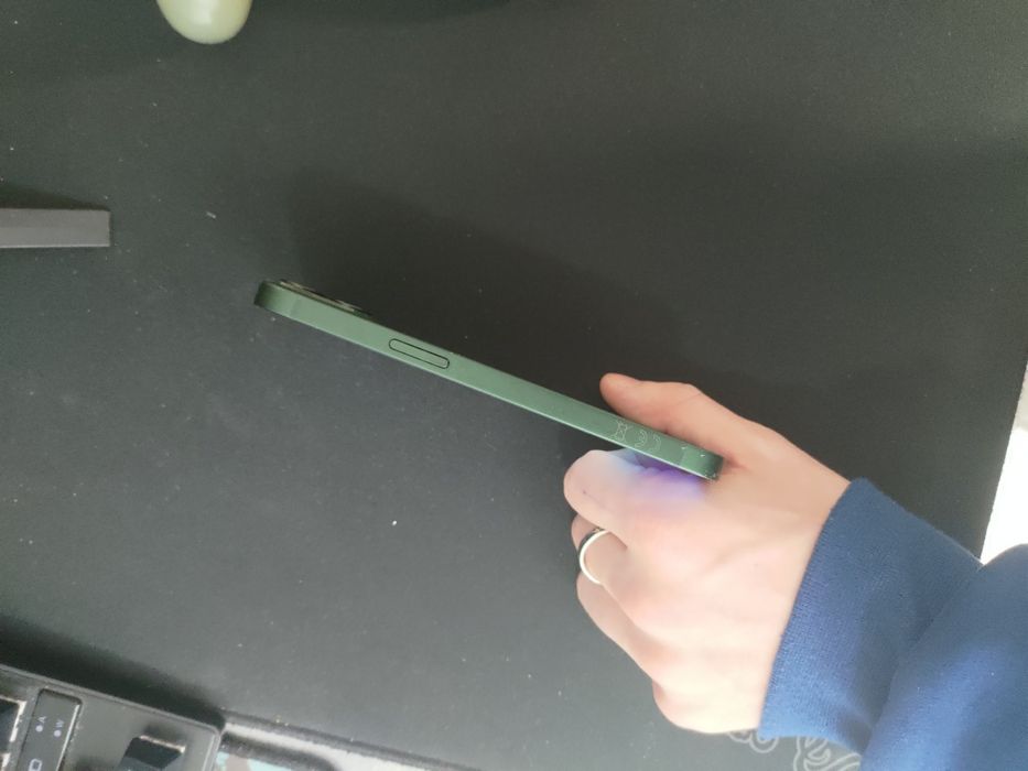 Iphone 13 128gb,cumparat acuma un an jumate