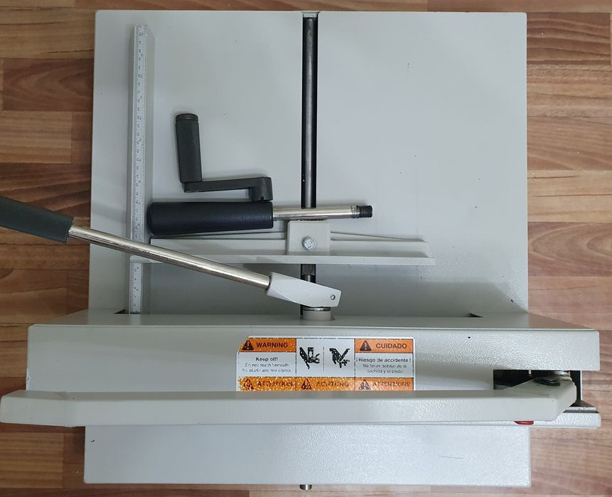 Гильотина, ideal 3905 (резак)