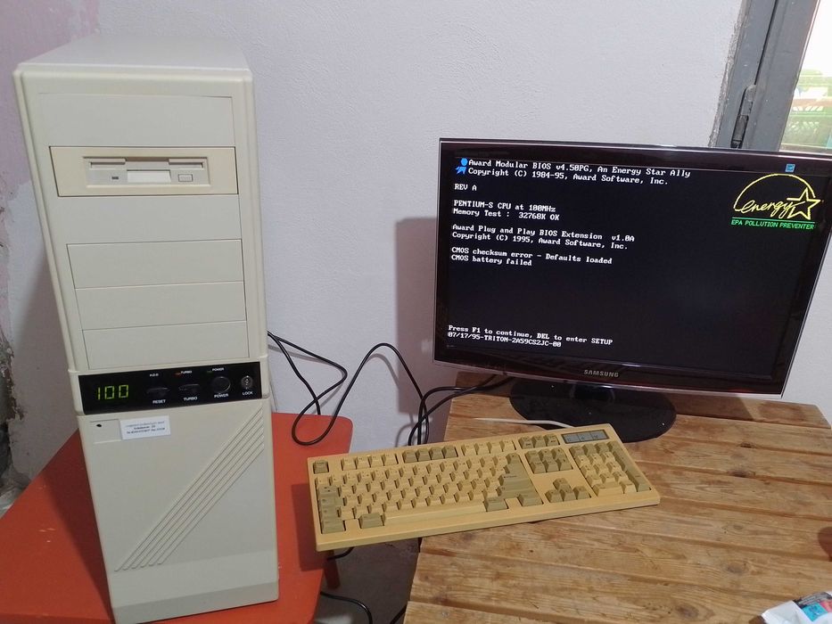 Calculator vintage /unitate pc retro /pentium 100mhz