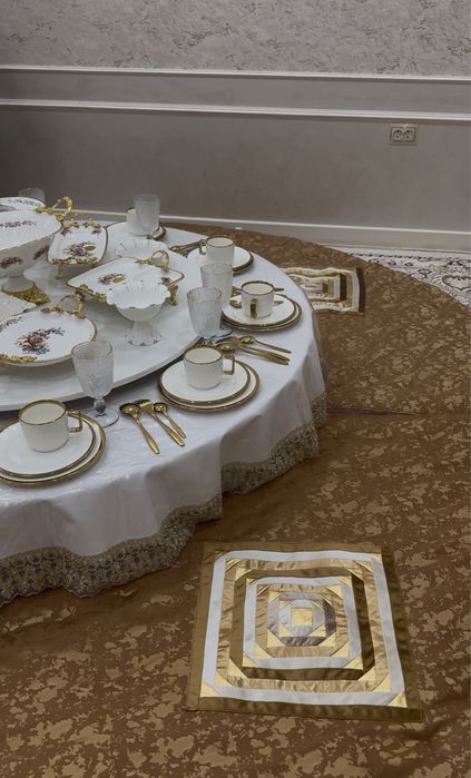 Аренда Стол с посудой.