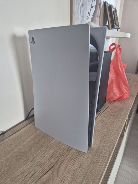 Consola PlayStation5 cu controller